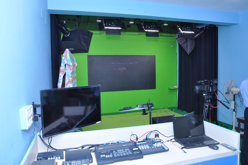 rented Chroma key studio 